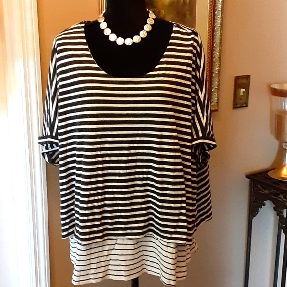 Umgee black off white contrast stripe top short cuff sleeve curve hem 1XL EUC… - Picture 1 of 7